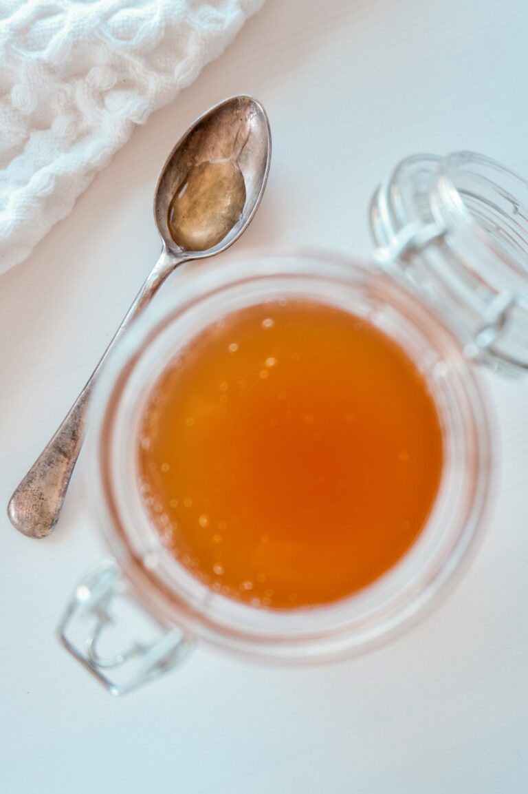 Sugar-free vanilla coffee syrup made with 4 simple ingredients in less than 5 minutes.